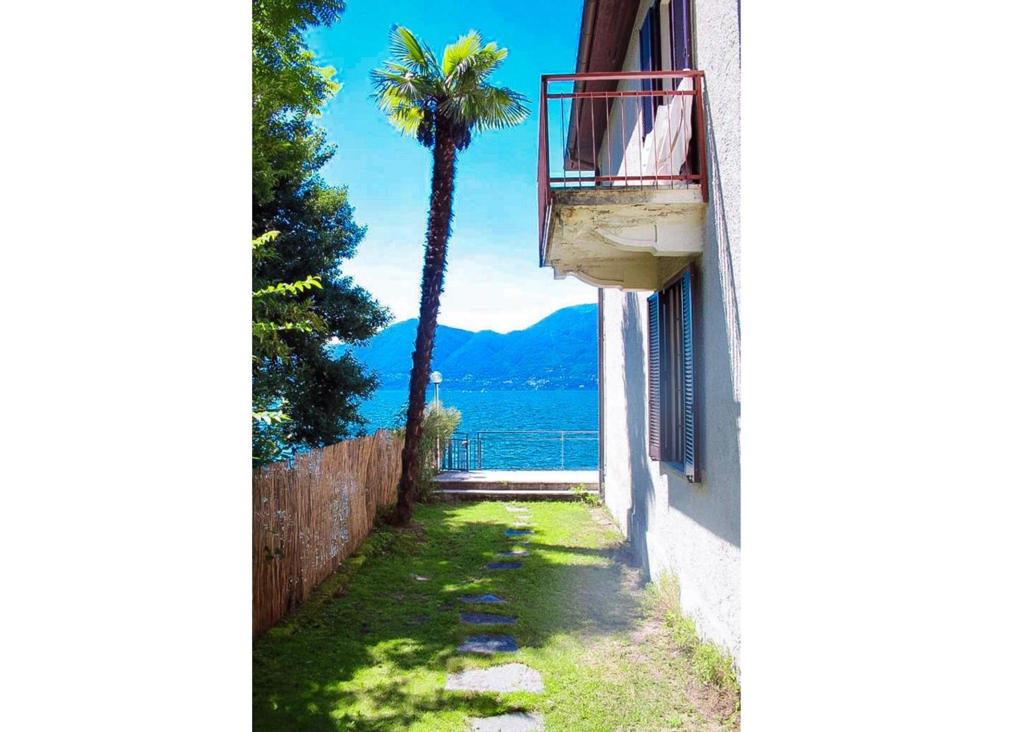 Casa Spiaggia Brezzo Luaran gambar