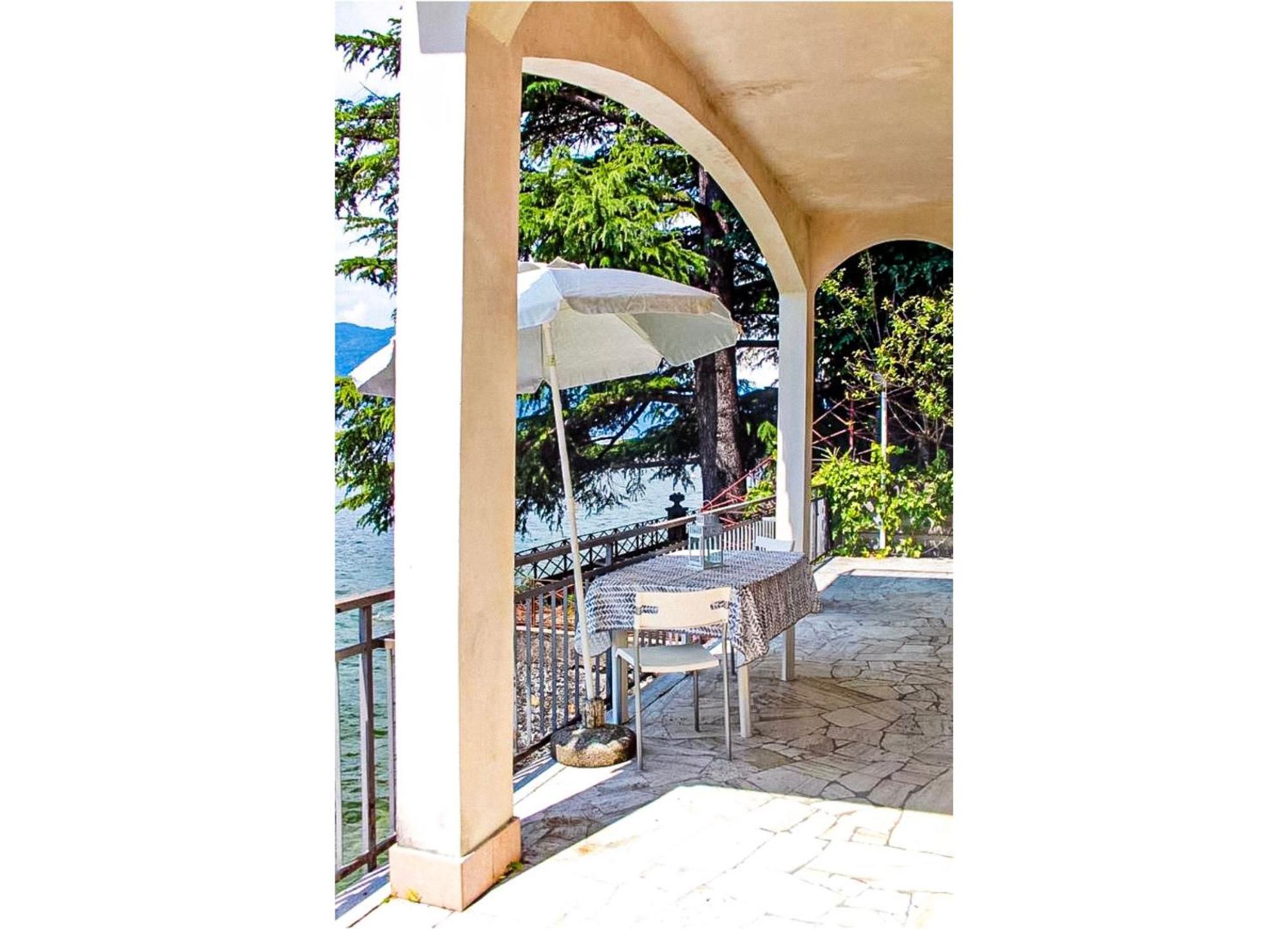 Casa Spiaggia Brezzo Luaran gambar